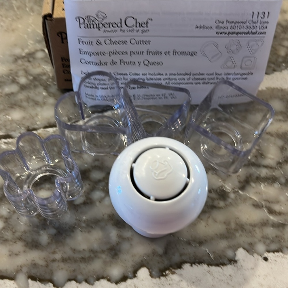 Pampered chef - never used - Picture 2 of 2